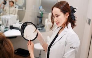 ボトックスで表情が不自然になる？後悔しないポイントを医師が解説【BIANCA CLINIC】‐カウンセリング